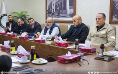 إجتماع موسع مع مسؤولين في القطاع الصحي